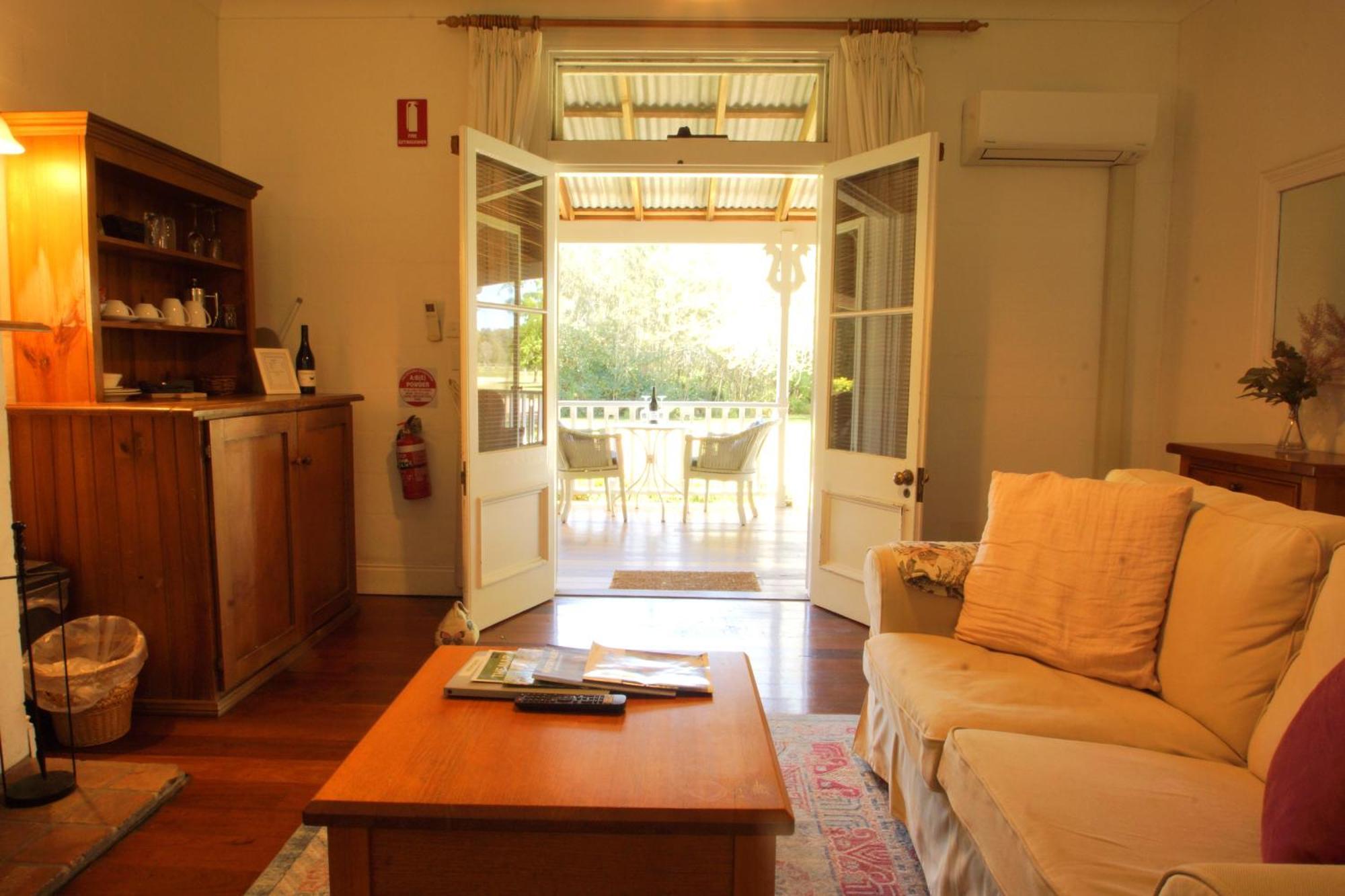 The Carriages Boutique Hotel And Vineyard Pokolbin Exterior photo